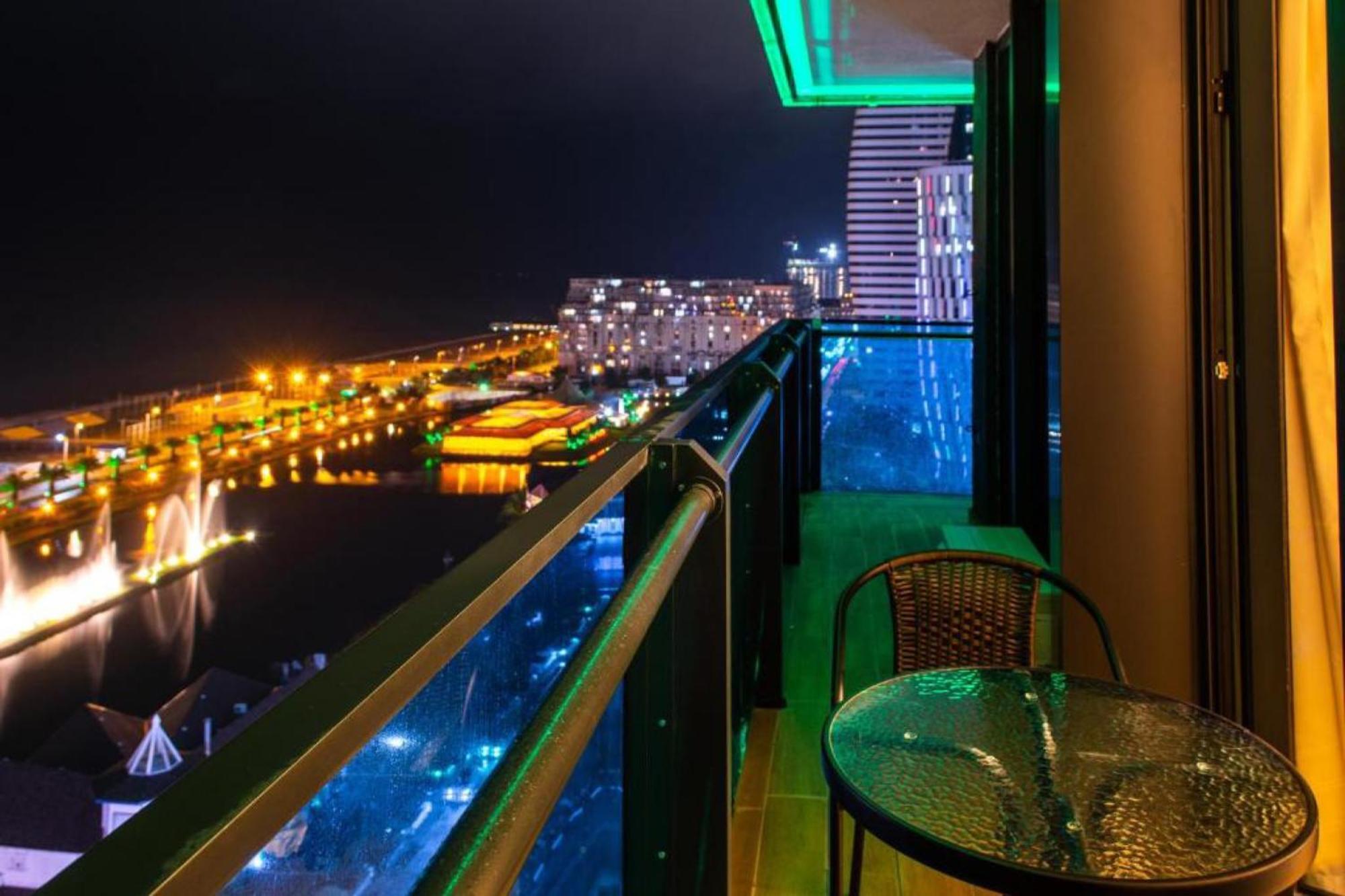 Delux Sea View Aparthotel In Orbi City Batumi Esterno foto