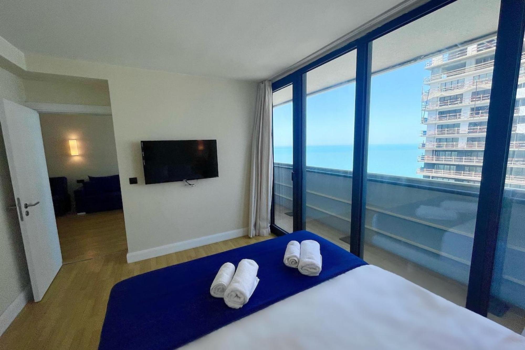Delux Sea View Aparthotel In Orbi City Batumi Esterno foto