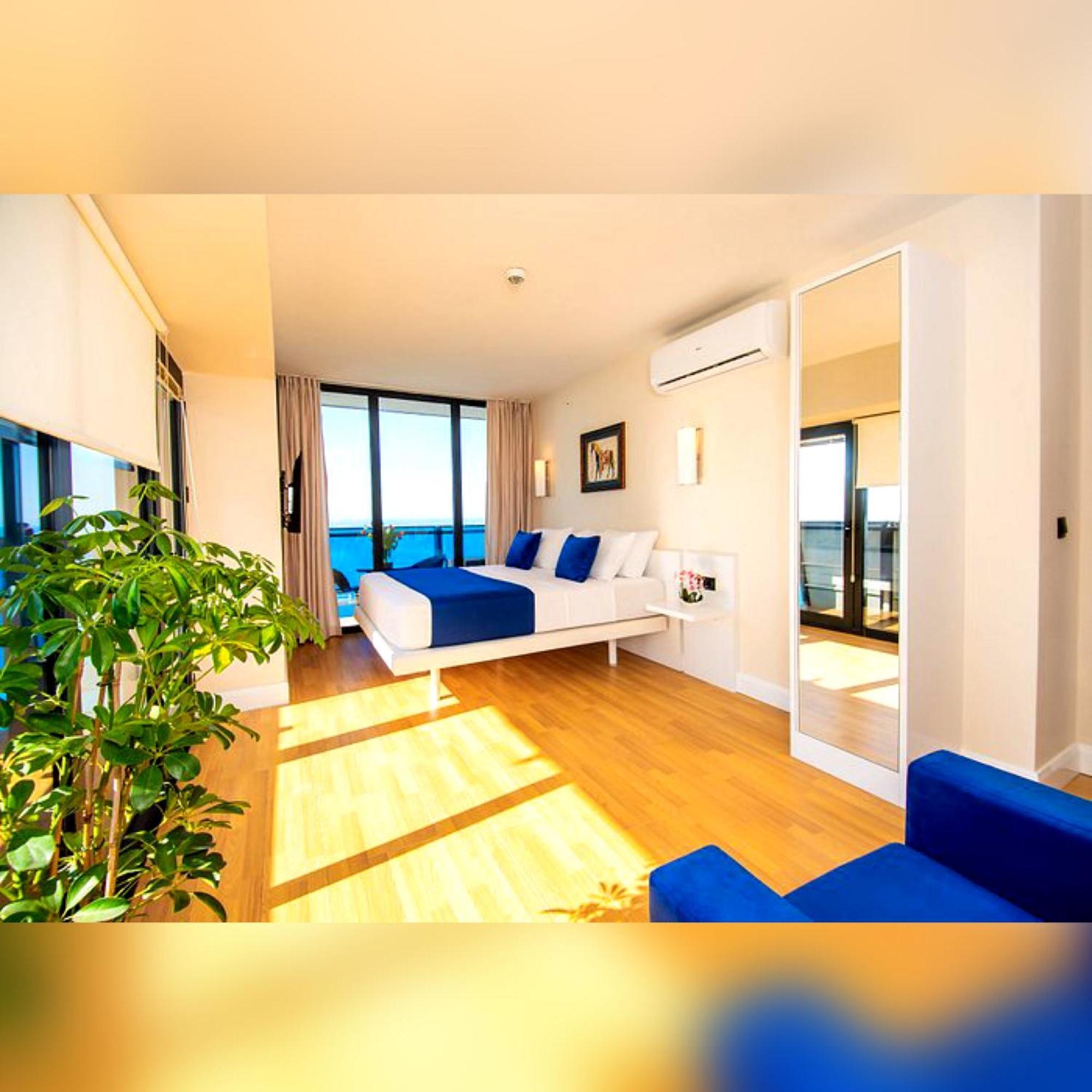 Delux Sea View Aparthotel In Orbi City Batumi Esterno foto