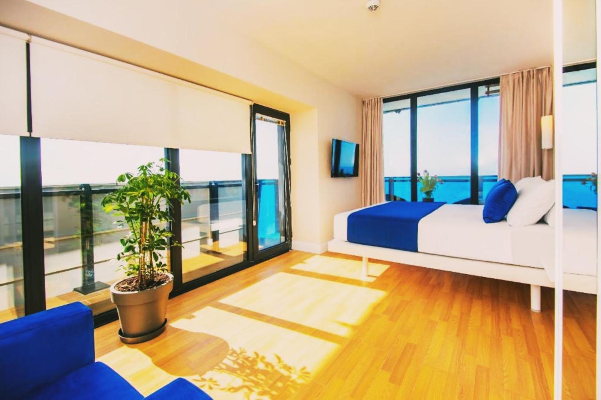 Delux Sea View Aparthotel In Orbi City Batumi Esterno foto