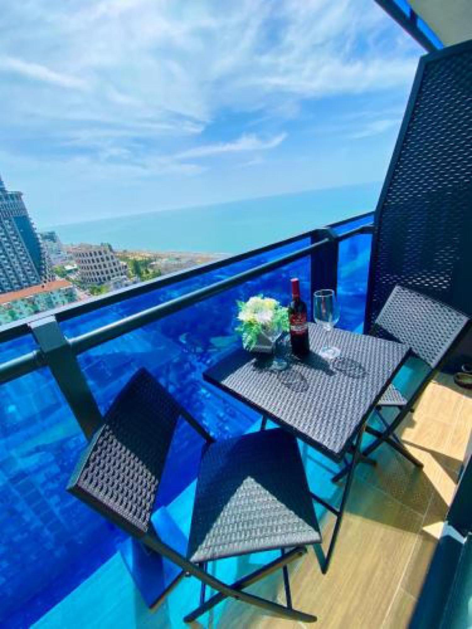 Delux Sea View Aparthotel In Orbi City Batumi Esterno foto