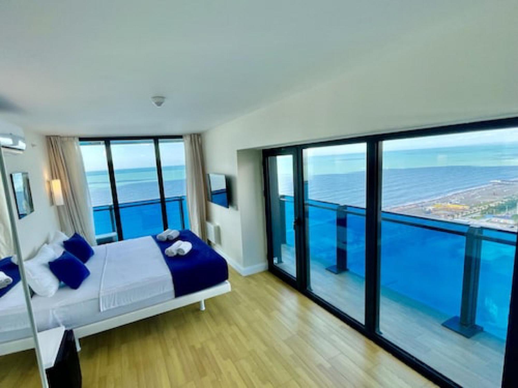 Delux Sea View Aparthotel In Orbi City Batumi Esterno foto
