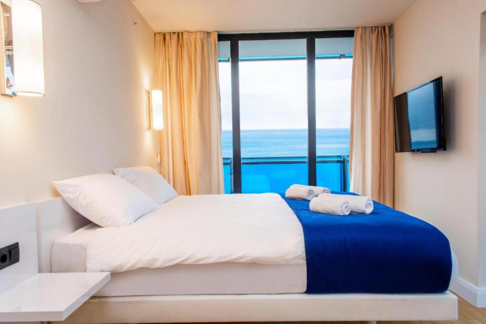 Delux Sea View Aparthotel In Orbi City Batumi Esterno foto