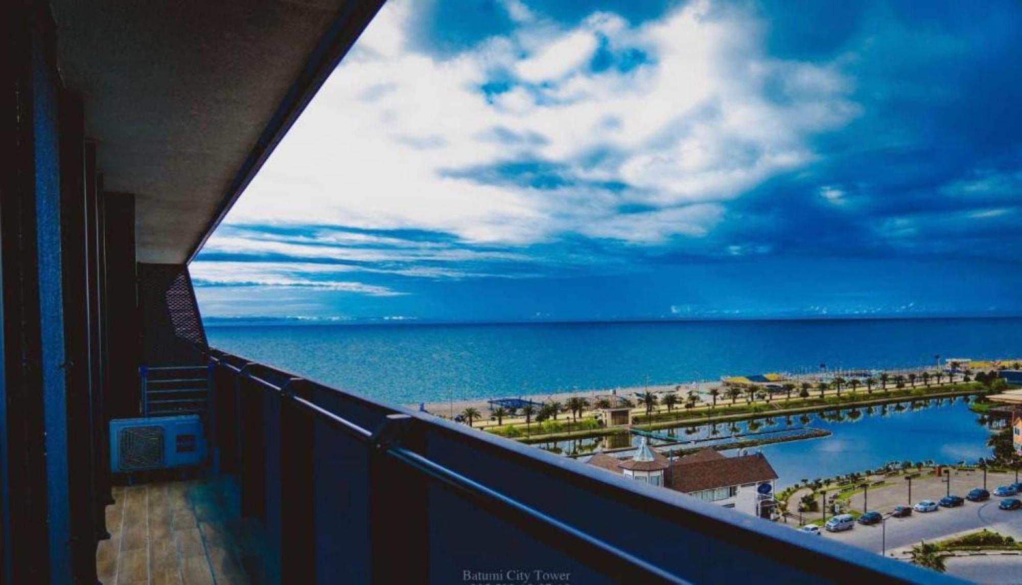 Delux Sea View Aparthotel In Orbi City Batumi Esterno foto