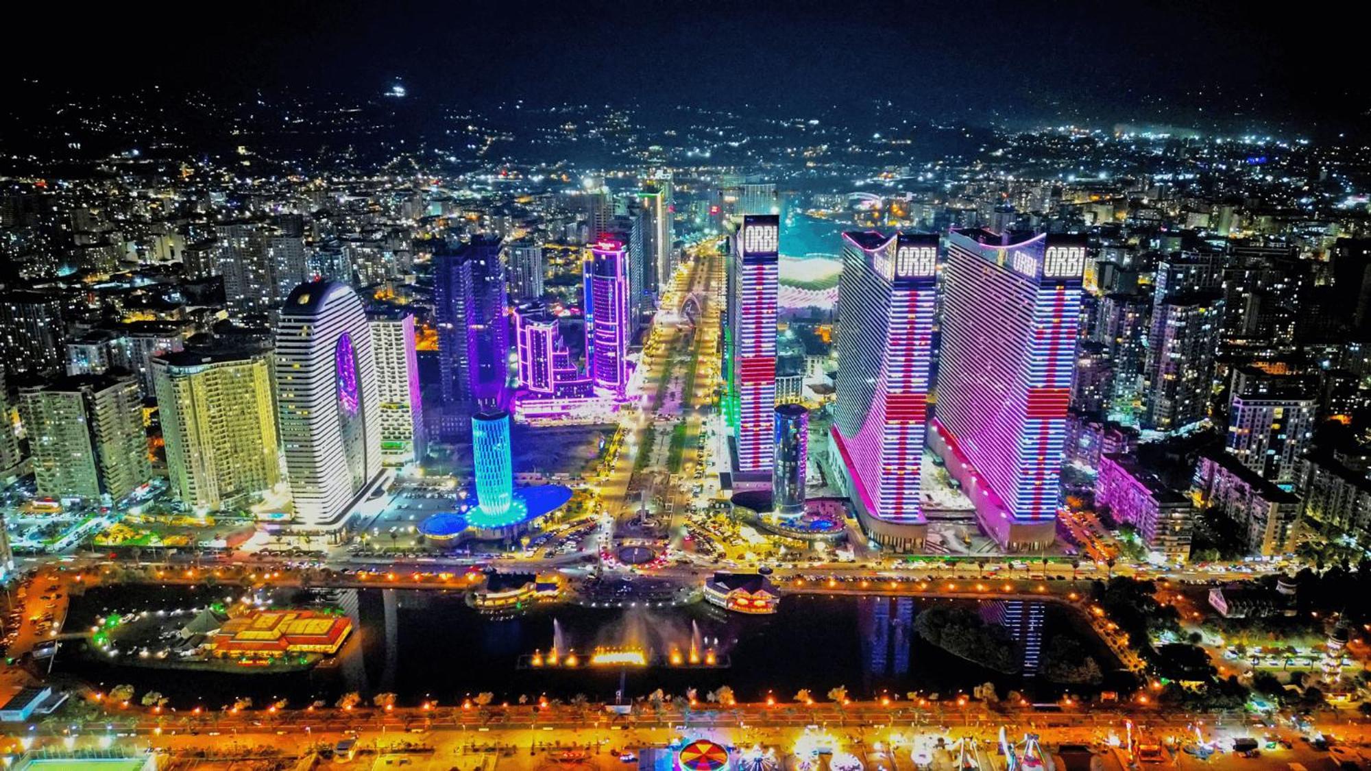 Delux Sea View Aparthotel In Orbi City Batumi Esterno foto