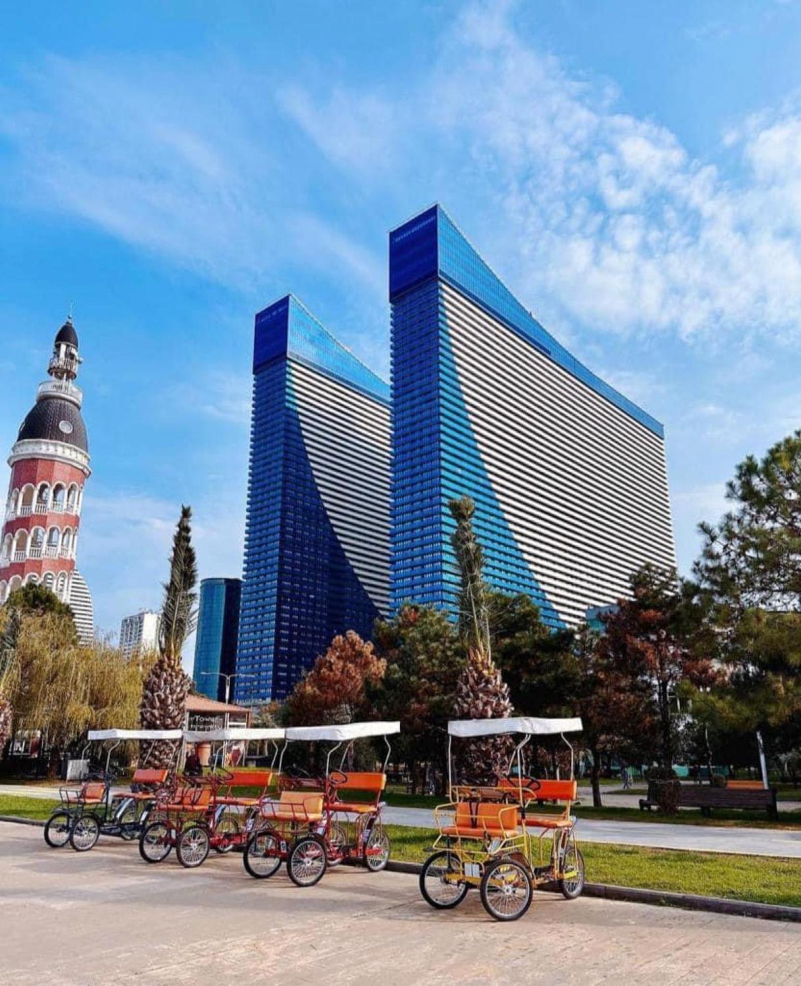 Delux Sea View Aparthotel In Orbi City Batumi Esterno foto